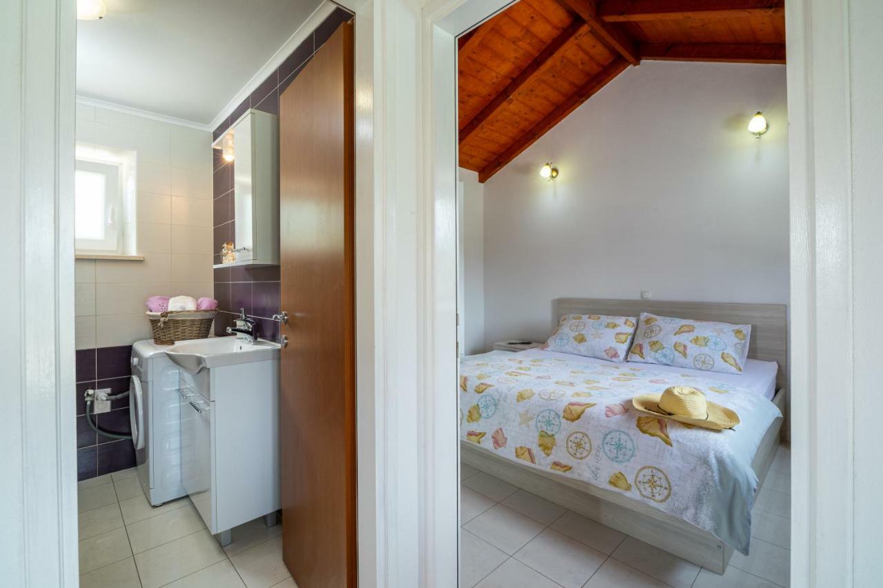Вилла Vineyard House & Olive Grove House Рачишче Экстерьер фото