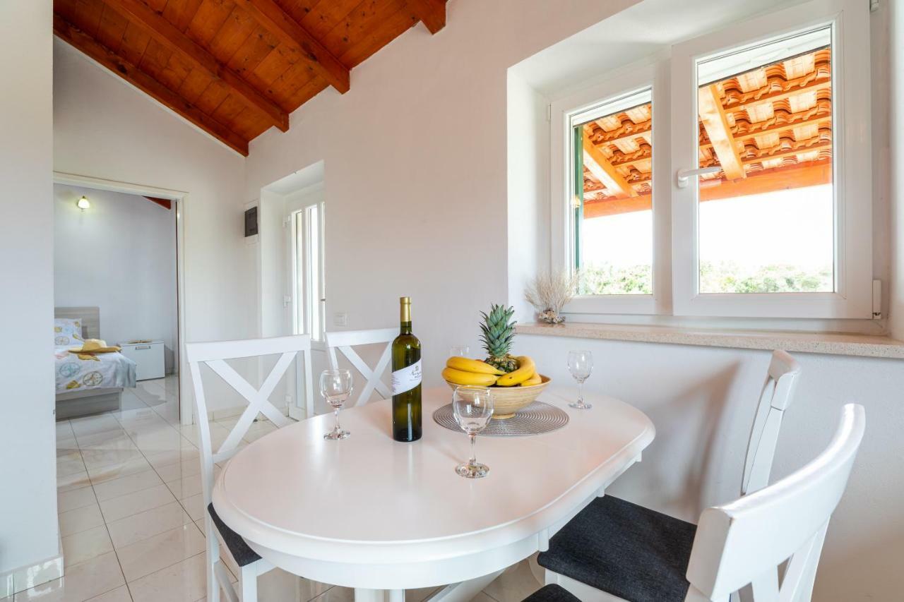 Вилла Vineyard House & Olive Grove House Рачишче Экстерьер фото