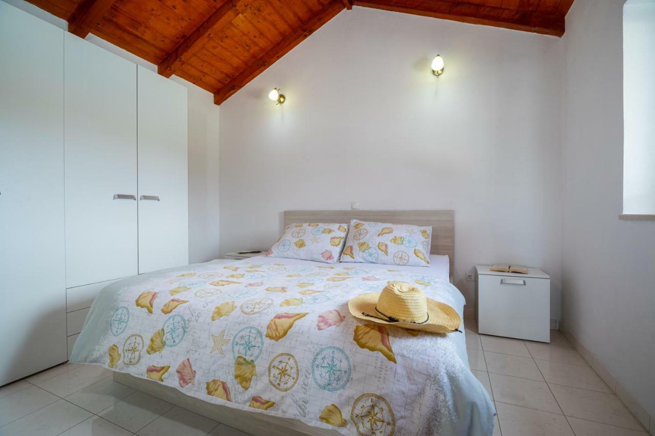 Вилла Vineyard House & Olive Grove House Рачишче Экстерьер фото