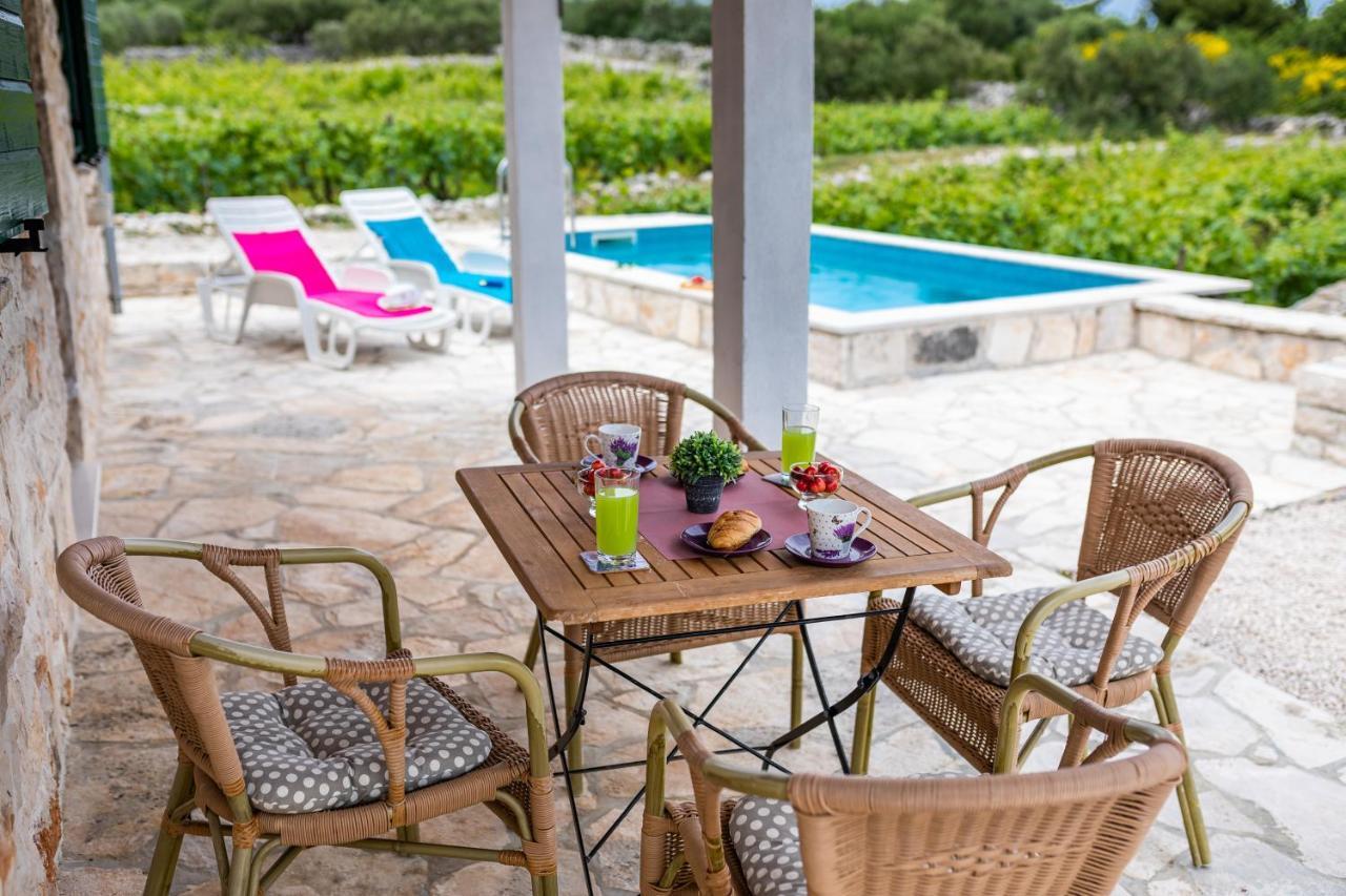 Вилла Vineyard House & Olive Grove House Рачишче Экстерьер фото